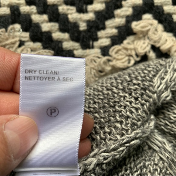 Brochu Walker Lace Up V-Neck Pullover - Picture 11 of 11